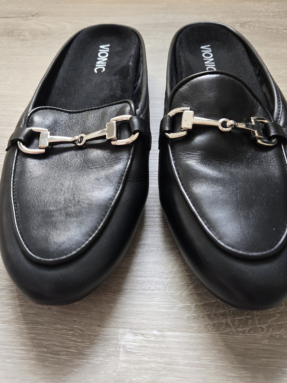 Vionic Women’s Adeline Black Leather Slip-On Loafers SZ 10 - Picture 3 of 6